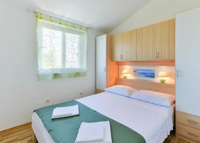 Matas-4 By Interhome רובנסקה