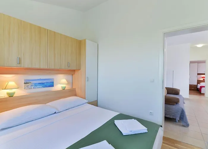 Matas-4 By Interhome רובנסקה