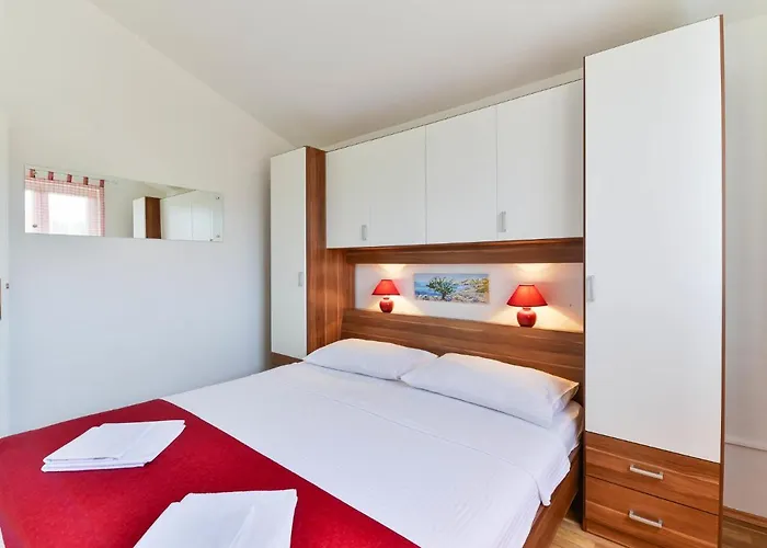 Matas-4 By Interhome Rovanjska